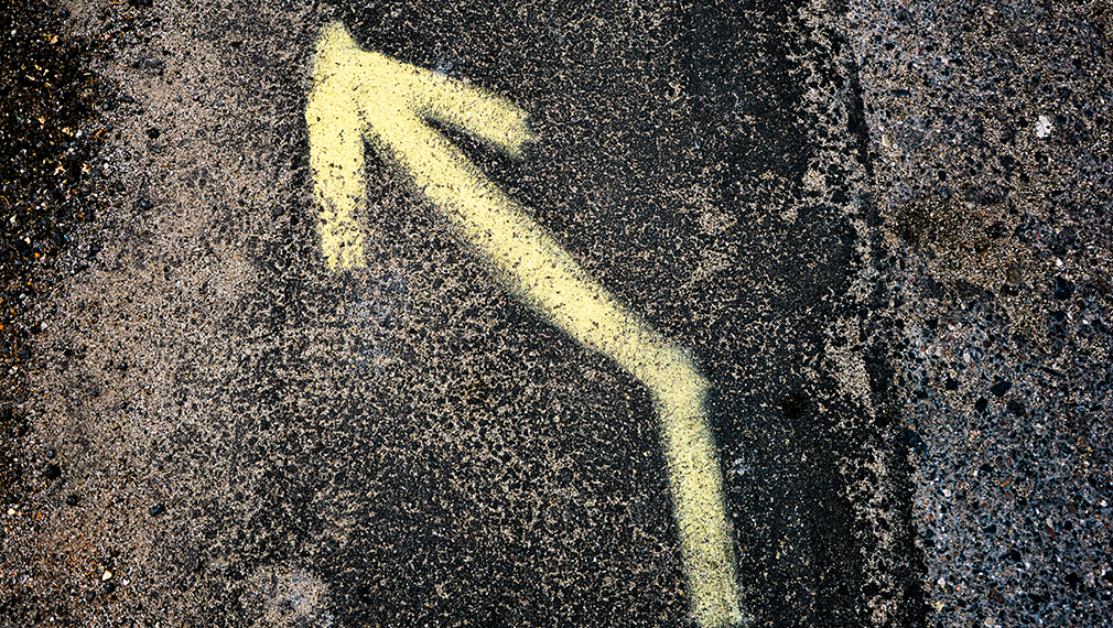 Yellow arrow, photo via Pexels